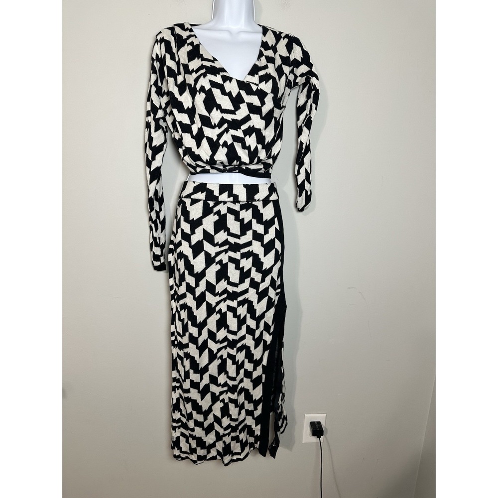 Kahlana Barfield Brown X Target Geometric Knit Wrap Top Maxi Skirt Set XXS/S‎